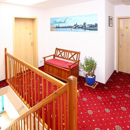 Hotel-Pension "Petridamm" Rostock Kültér fotó