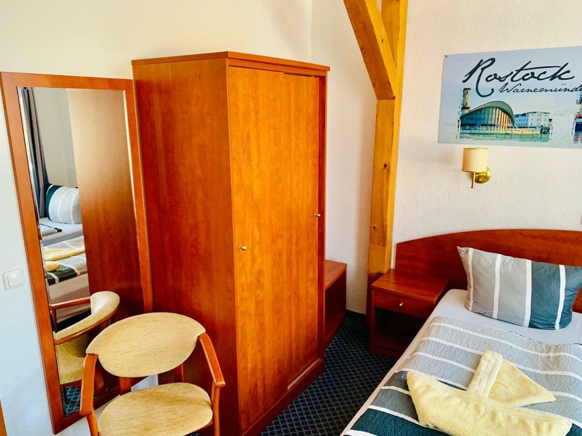 Hotel-Pension "Petridamm" Rostock Kültér fotó