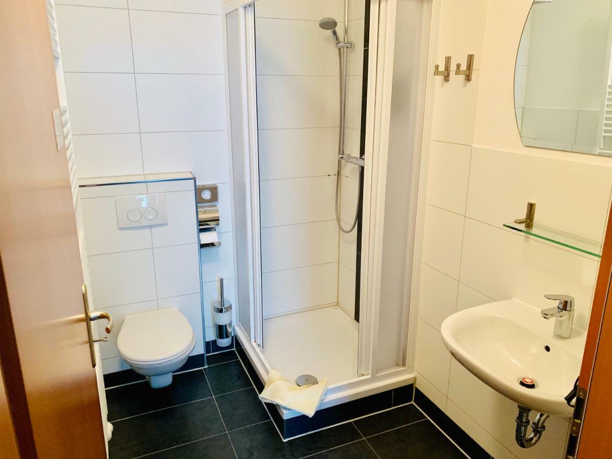 Hotel-Pension "Petridamm" Rostock Kültér fotó